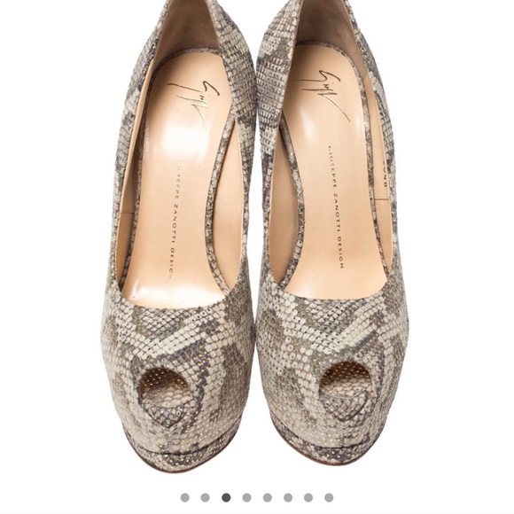 Giuseppe Zanotti Peep Toe Pumps - Picture 2 of 7
